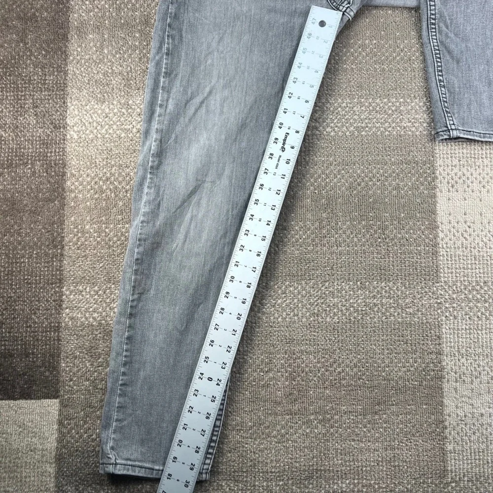 Levis keywords streetwear